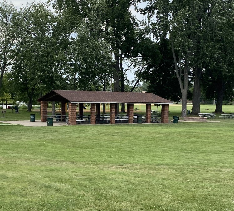 Kimball Hill Park Pavilion (Rolling&nbspMeadows,&nbspIL)
